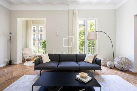 Apartment for rent in Barcelona, Spain 3 bedrooms, 201 sq.m. No. 168921 - photo 4