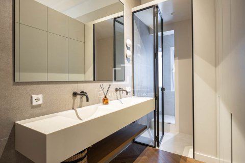 Apartment for rent in Barcelona, Spain 3 bedrooms, 201 sq.m. No. 168921 - photo 17