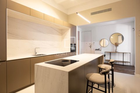 Apartment for rent in Barcelona, Spain 3 bedrooms, 201 sq.m. No. 168921 - photo 9