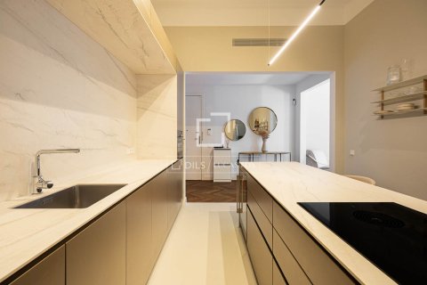 Apartment for rent in Barcelona, Spain 3 bedrooms, 201 sq.m. No. 168921 - photo 11