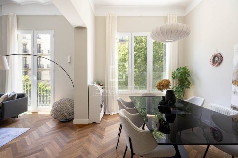 Apartment for rent in Barcelona, Spain 3 bedrooms, 201 sq.m. No. 168921 - photo 5