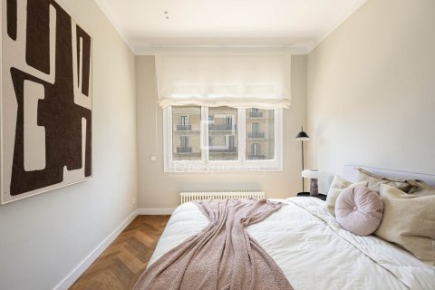 Apartment for rent in Barcelona, Spain 3 bedrooms, 201 sq.m. No. 168921 - photo 30