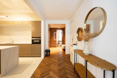 Apartment for rent in Barcelona, Spain 3 bedrooms, 201 sq.m. No. 168921 - photo 7