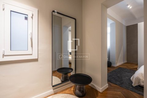Apartment for rent in Barcelona, Spain 3 bedrooms, 201 sq.m. No. 168921 - photo 13