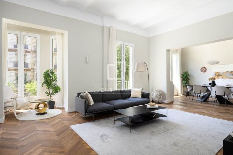 Apartment in Barcelona, Spain 3 bedrooms, 201 sq.m. No. 168921