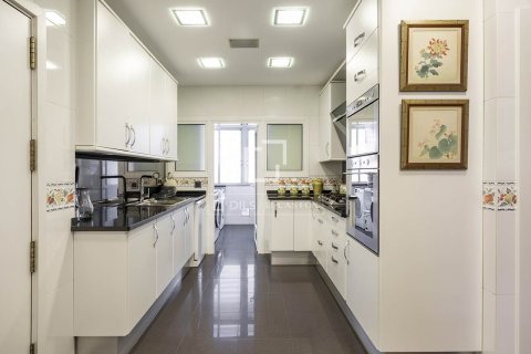 Dzīvoklis īrēšanai Barcelona, Spānijā 4 istabas, 201 m2 Nr. 168919 - attēls 12