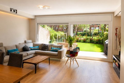 Villa en alquiler en Gavà, Barcelona, España 4 dormitorios, 307 m2 No. 168917 - foto 2