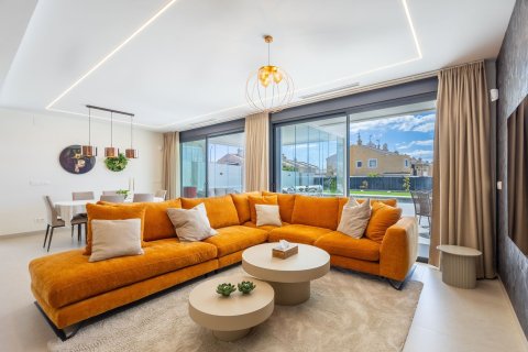 Villa en venta en Torrevieja, Alicante, España 234 m2 No. 182515 - foto 9