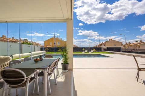 Villa en venta en Torrevieja, Alicante, España 234 m2 No. 182515 - foto 22