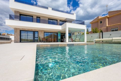 Villa en venta en Torrevieja, Alicante, España 234 m2 No. 182515 - foto 26