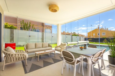 Villa en venta en Torrevieja, Alicante, España 234 m2 No. 182515 - foto 23