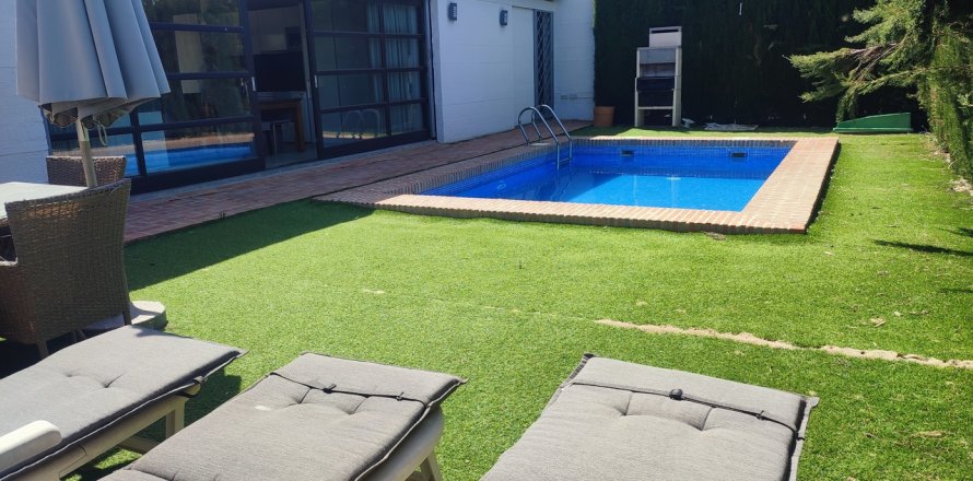 Huvila Murcia, Espanja 4 makuuhuonetta,  No. 166114