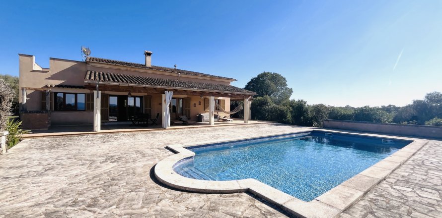 Finca à Campos, Mallorca, Espagne 4 chambres, 300 m2 No. 163001