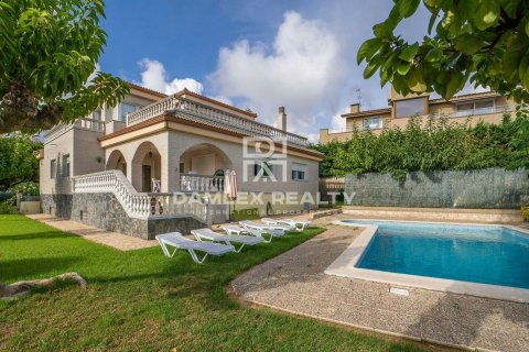 Villa in Lloret de Mar, Girona, Spain 7 bedrooms, 450 sq.m. No. 177064