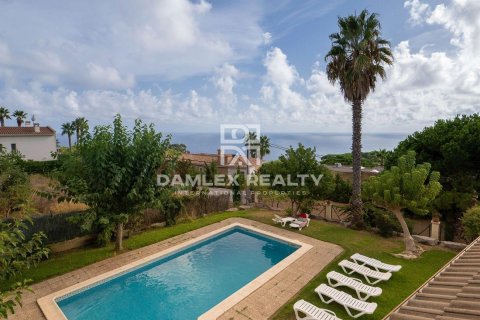 Villa for sale in Lloret de Mar, Girona, Spain 7 bedrooms, 450 sq.m. No. 177064 - photo 3