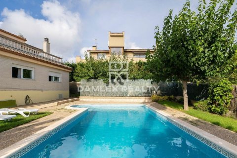 Villa for sale in Lloret de Mar, Girona, Spain 7 bedrooms, 450 sq.m. No. 177064 - photo 2