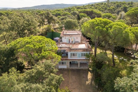 Villa à vendre à Girona, Espagne, 4 chambres, 730 m2 No. 177067 - photo 2