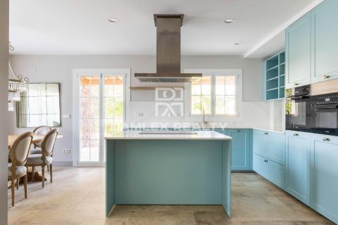 Villa à vendre à Girona, Espagne, 4 chambres, 730 m2 No. 177067 - photo 8