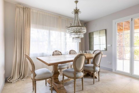 Villa à vendre à Girona, Espagne, 4 chambres, 730 m2 No. 177067 - photo 12