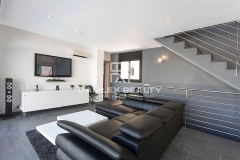 Villa à vendre à Lloret de Mar, Girona, Espagne, 5 chambres, 190 m2 No. 177066 - photo 8
