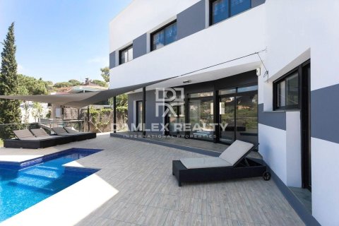 Villa à vendre à Lloret de Mar, Girona, Espagne, 5 chambres, 190 m2 No. 177066 - photo 3