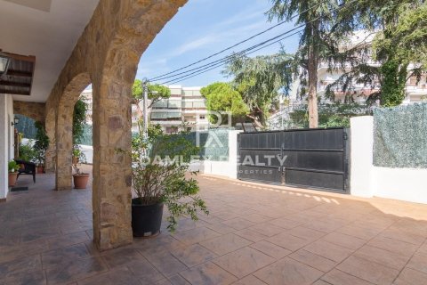 Huvila myytävänä Platja D'aro, Girona, Espanja, 4 makuuhuonetta, 200 m2 No. 177062 - kuva 2