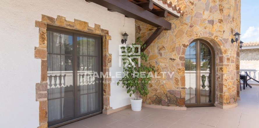 Huvila Platja D'aro, Girona, Espanja 4 makuuhuonetta, 200 m2 No. 177062