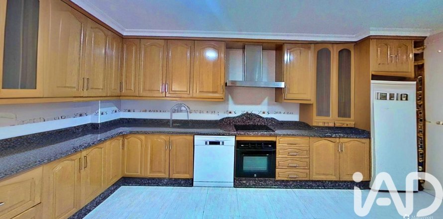 Wohnung in Elche, Alicante, Spanien 4 Schlafzimmer, 129 m2 Nr. 184971
