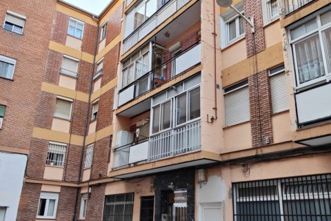 Apartment for sale in Valladolid, Spain 3 bedrooms, 72 sq.m. No. 184967 - photo 2