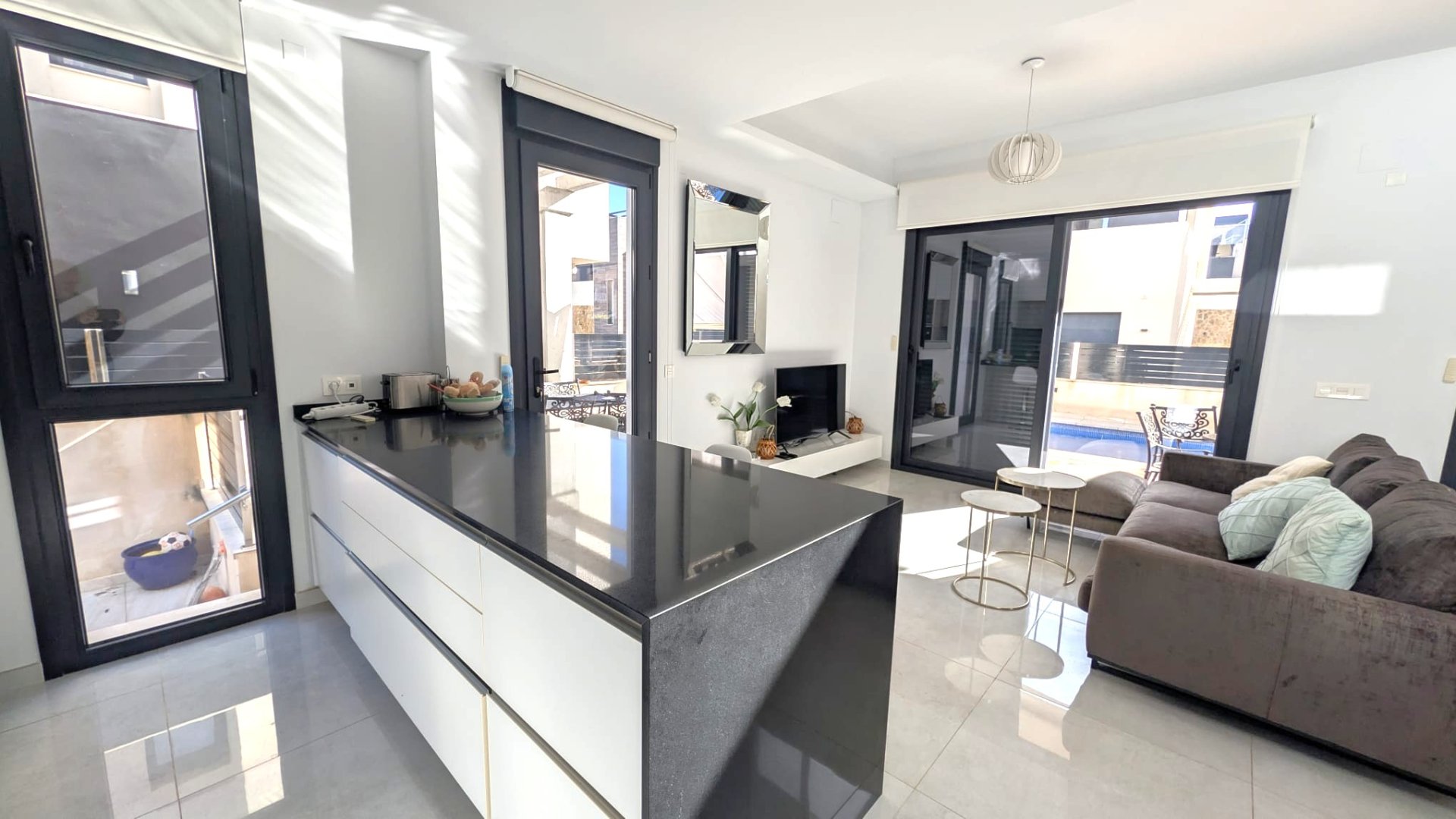 Villa in Cabo Roig, Alicante, Spain 4 bedrooms, 179 sq.m. No. 192456