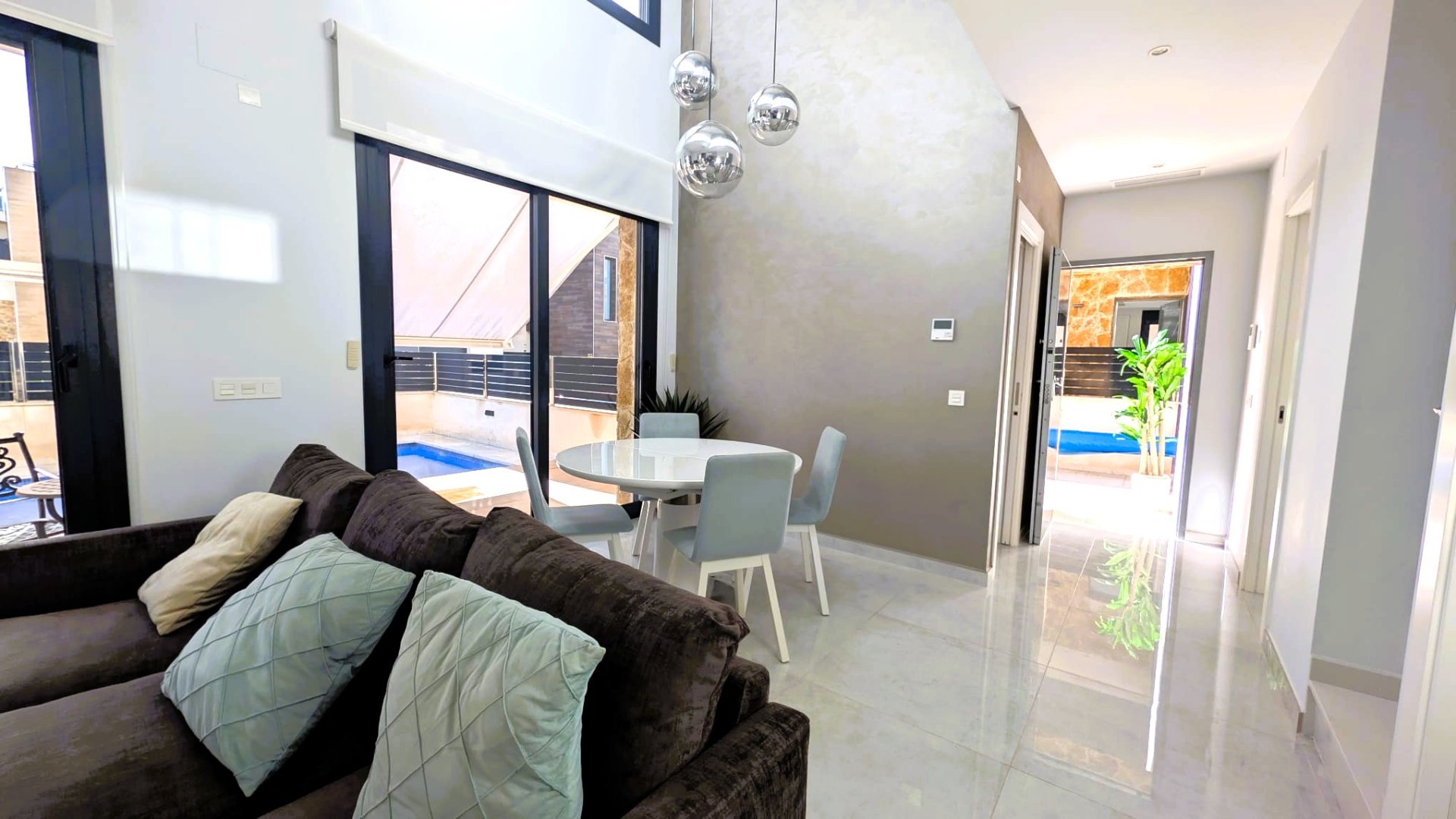 Villa in Cabo Roig, Alicante, Spain 4 bedrooms, 179 sq.m. No. 192456