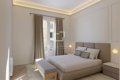 Apartament w Barcelona, Hiszpania 3 sypialnie, 159 mkw. nr 150831 – zdjęcie 11