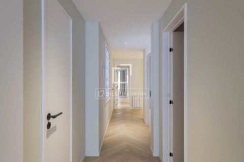 Apartament w Barcelona, Hiszpania 3 sypialnie, 159 mkw. nr 150831 – zdjęcie 9