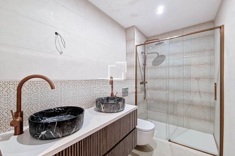 Penthouse for sale in Vilanova i la Geltru, Barcelona, Spain 3 bedrooms, 173 sq.m. No. 150827 - photo 11