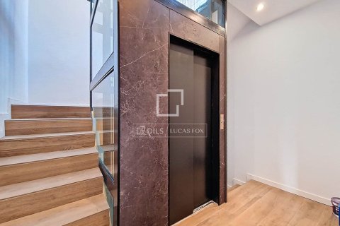 Penthouse for sale in Vilanova i la Geltru, Barcelona, Spain 3 bedrooms, 173 sq.m. No. 150827 - photo 12