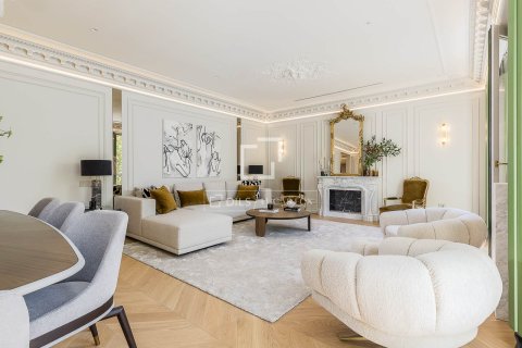 Apartament w Barcelona, Hiszpania 4 sypialnie, 201 mkw. nr 150826 – zdjęcie 27