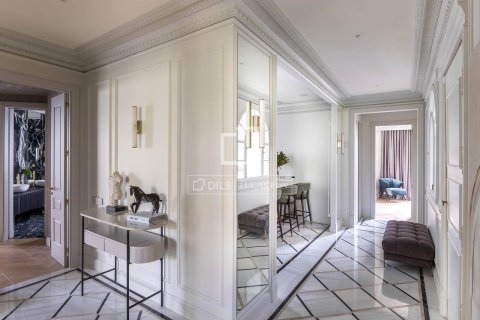 Apartamento en venta en Barcelona, España 4 dormitorios, 201 m2 No. 150826 - foto 5