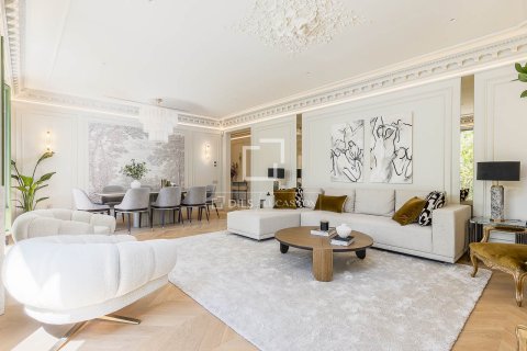 Apartament w Barcelona, Hiszpania 4 sypialnie, 201 mkw. nr 150826 – zdjęcie 25