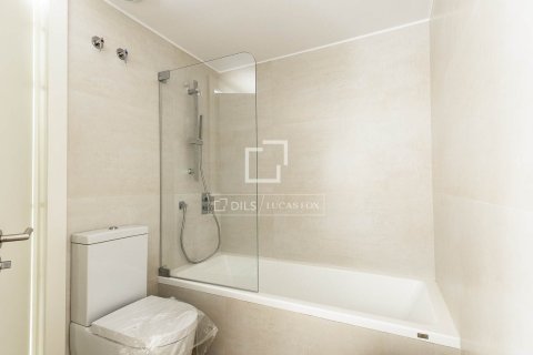 Penthouse for sale in Esplugues de Llobregat, Barcelona, Spain 4 bedrooms, 162 sq.m. No. 150825 - photo 16