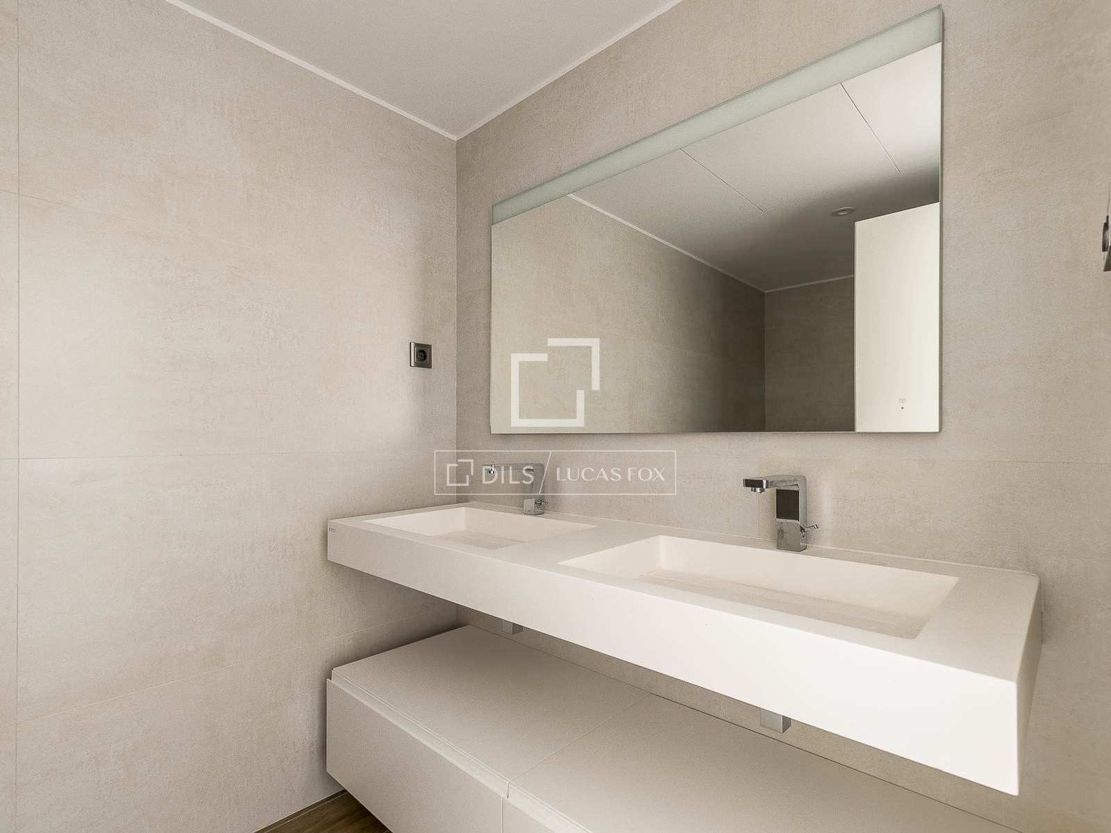 Ático en Esplugues de Llobregat, Barcelona, España 4 dormitorios, 162 m2 No. 150825