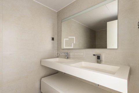 Penthouse for sale in Esplugues de Llobregat, Barcelona, Spain 4 bedrooms, 162 sq.m. No. 150825 - photo 15