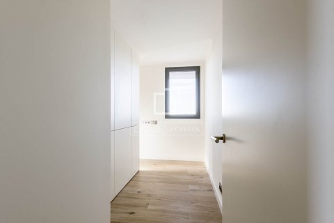 Penthouse for sale in Esplugues de Llobregat, Barcelona, Spain 4 bedrooms, 162 sq.m. No. 150825 - photo 28