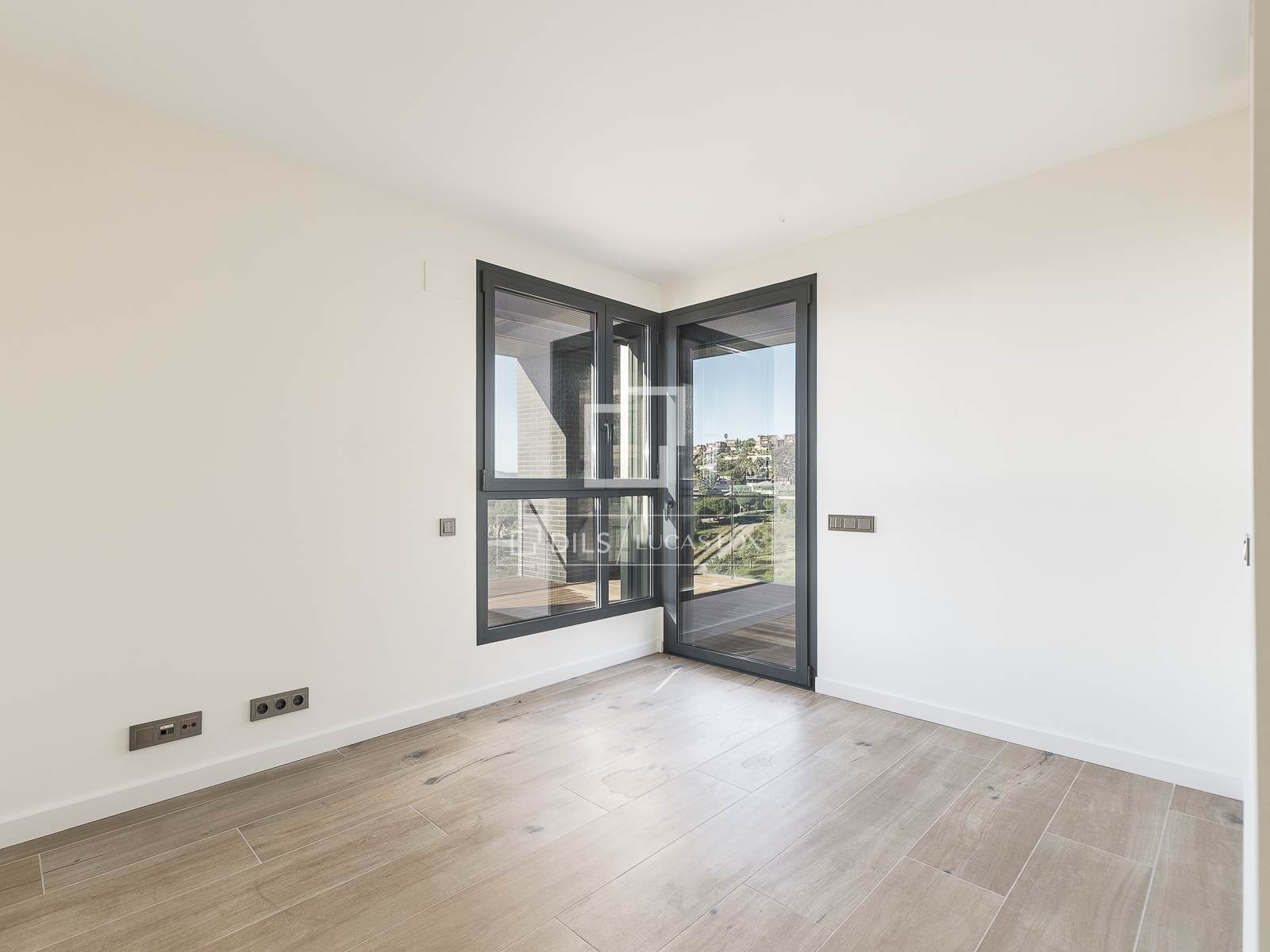 Ático en Esplugues de Llobregat, Barcelona, España 4 dormitorios, 162 m2 No. 150825