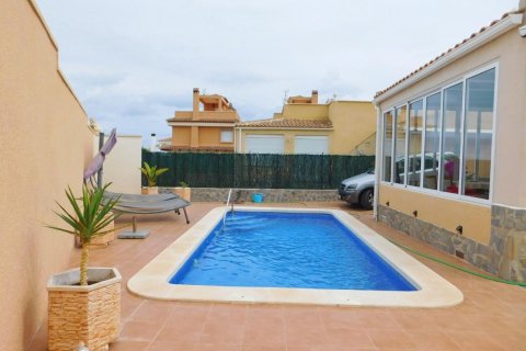 Villa for sale Cabo Roig, Alicante, Spain 2 bedrooms, 72 sq.m. No. 113010 - photo 26