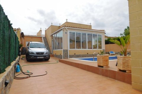Villa for sale Cabo Roig, Alicante, Spain 2 bedrooms, 72 sq.m. No. 113010 - photo 5