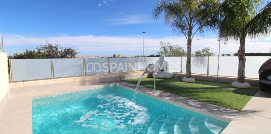 Willa w Torrevieja, Alicante, Hiszpania 3 sypialnie, 192 mkw. nr 155340