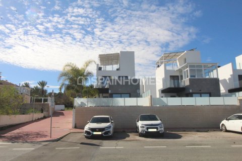 Willa w Torrevieja, Alicante, Hiszpania 3 sypialnie, 192 mkw. nr 155340 – zdjęcie 12