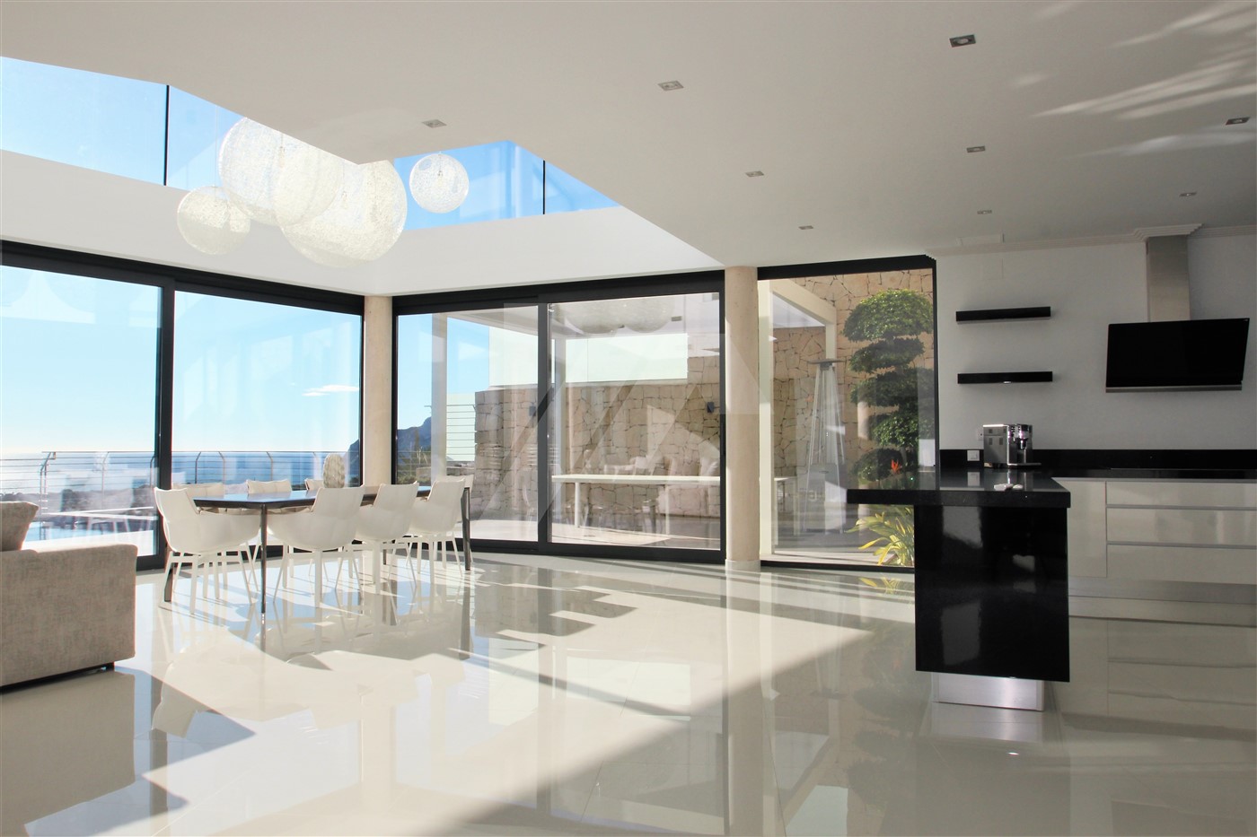 Villa i Benissa, Alicante, Spanien 4 sovrum, 542 kvm. Nr. 64570