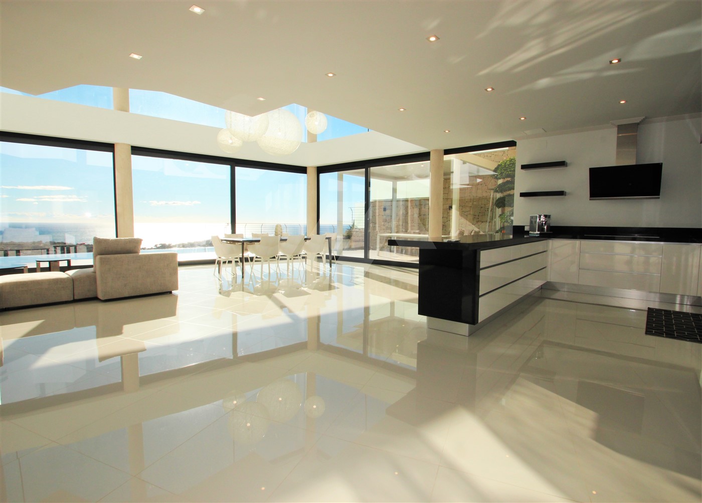 Villa i Benissa, Alicante, Spanien 4 sovrum, 542 kvm. Nr. 64570