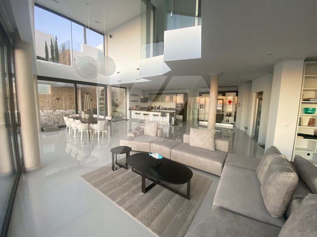 Villa i Benissa, Alicante, Spanien 4 sovrum, 542 kvm. Nr. 64570